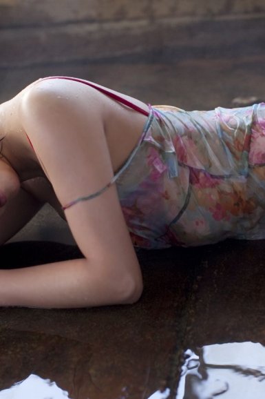 TIANBO官方入口:一条段子一样的新闻?曼城门将埃德松脱衣服被手套卡住了(图4) 天博体育官网